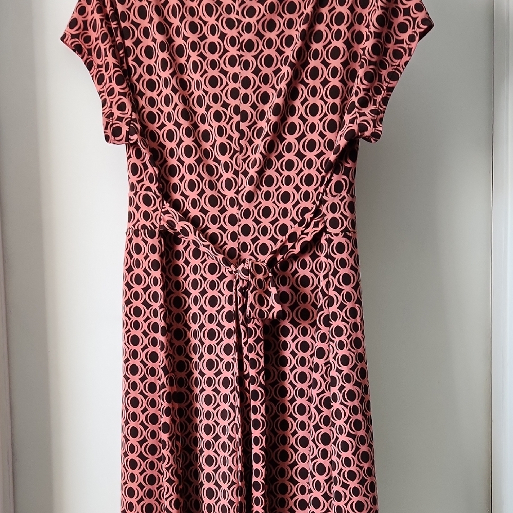 Chic Circle Patterned Midi Dress in Pink - Picture 6 of 6